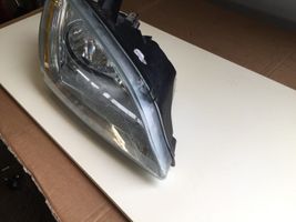 Ford Focus Lampa przednia 0374D