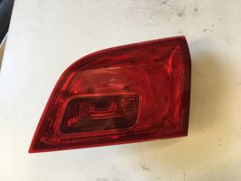 Opel Astra J Задний фонарь в крышке 13282249