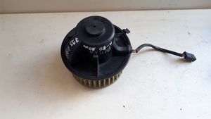 Audi 80 90 B2 Ventola riscaldamento/ventilatore abitacolo 893819021