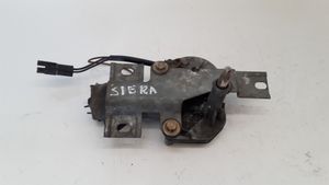 Ford Sierra Aizmugurējā loga tīrītāja motoriņš 83BB17404A1A