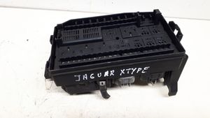 Jaguar X-Type Ramka / Moduł bezpieczników 518882204