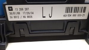 Opel Astra H Module de fusibles 13268287