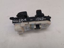 Toyota Corolla Verso E121 Przyciski szyb 8404013060