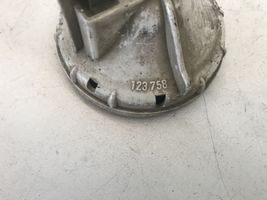 Volkswagen PASSAT B2 Cache-poussière de phare avant 123758