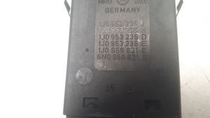 Volkswagen Bora Przycisk / Przełącznik ogrzewania szyby przedniej / czołowej 1J0953235J