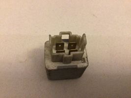 Toyota Avensis T220 Other relay 5J27