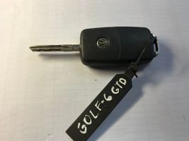 Volkswagen Golf VI Aizdedzes atslēga / karte 5K0837202E