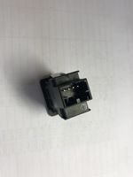 Volkswagen Touran II Câble adaptateur AUX 5M0035724