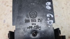 Volkswagen PASSAT B5 Takavalon osa 3B9945257