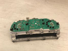 Subaru Impreza I Compteur de vitesse tableau de bord 831001E810