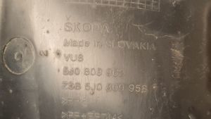 Skoda Praktik (5J8) Pare-boue passage de roue avant 5J0809962