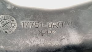 Toyota Avensis T250 Oro paėmimo kanalo detalė (-ės) 177510R010