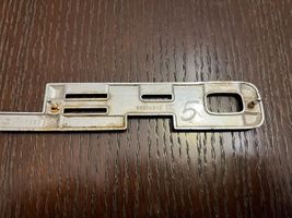 Opel Omega A Logo, emblème de fabricant 90046840