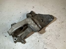 Opel Vectra B Ohjaustehostimen pumpun kannake 90528880