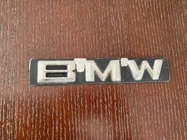 BMW 5 E28 Valmistajan merkki/mallikirjaimet 