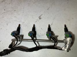 Opel Astra J Set di iniettori 55562599