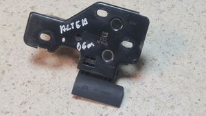 Seat Altea Kilpa variklio dangčio spynos 5P0823480