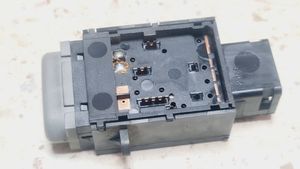 Renault Scenic I Bouton interrupteur programme de stabilité ESP 8200024492