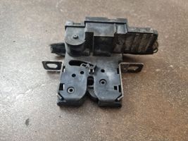 Renault Scenic I Loading door lock 8200000894