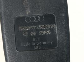 Audi A6 S6 C5 4B Klamra środkowego pasa bezpieczeństwa fotela tylnego 8D0857739D