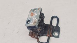 Volkswagen Golf IV Front door lower hinge 4B0831412B