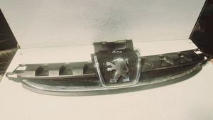 Peugeot 607 Grille calandre supérieure de pare-chocs avant 9638052277