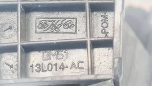 Ford Focus Dysza spryskiwacza lampy przedniej BM513L014AC