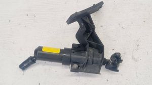 Ford Mondeo Mk III Headlight washer spray nozzle 1308600027