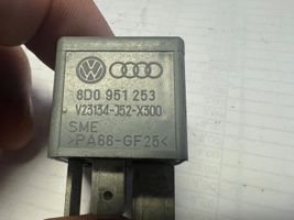 Audi A4 S4 B6 8E 8H Muu rele 8D0951253