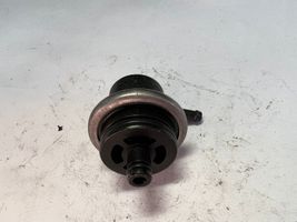 Opel Vectra B Regulator ciśnienia paliwa 90411542