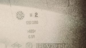 Renault Megane III Muovisen sivupeilin kotelo 12523280