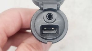 Citroen C4 II Connettore plug in USB 96647952XT