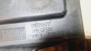 Opel Zafira A Boîte de batterie 09225577