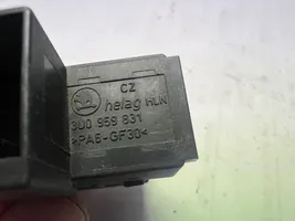 Skoda Superb B5 (3U) Przełącznik / Przycisk otwierania klapy bagażnika 3U0959831