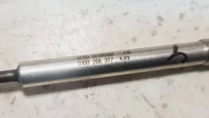 Opel Astra J Glow plug 0100266077