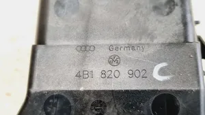 Audi A6 S6 C5 4B Kojelaudan sivutuuletussuuttimen kehys 4B1820902