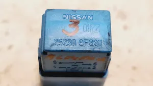 Nissan Almera N16 Kita rėlė 252309F920
