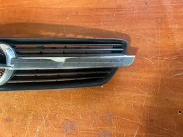 Opel Meriva A Grille calandre supérieure de pare-chocs avant 13117843