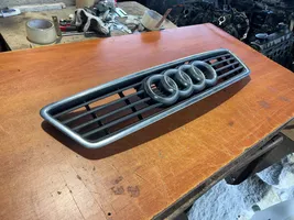 Audi A6 S6 C5 4B Grotelės priekinės 4B0853651A