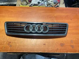 Audi A6 S6 C5 4B Etupuskurin ylempi jäähdytinsäleikkö 4B0853651A