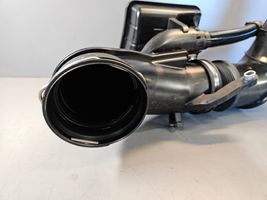 BMW X3 F25 Tubo di aspirazione dell’aria 13718517608