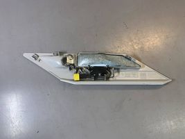 BMW 7 E38 Éclairage lumière plafonnier arrière 8368843