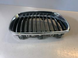 BMW 1 E81 E87 Maskownica / Grill / Atrapa górna chłodnicy 7179656