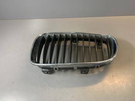 BMW 1 E81 E87 Grille calandre supérieure de pare-chocs avant 7179655