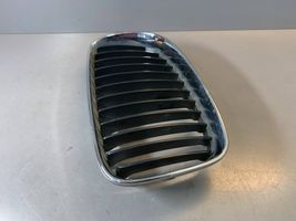 BMW 1 E81 E87 Griglia superiore del radiatore paraurti anteriore 7179655
