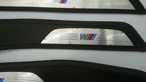 BMW 7 F01 F02 F03 F04 Etuoven kynnyksen suojalista 8046135