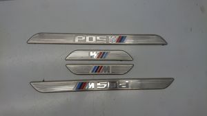 BMW X5 E70 Priekšējā sliekšņa dekoratīvā apdare (iekšējā) 8055324