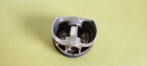 BMW X5 E70 Piston 7613626