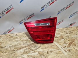 BMW 3 E90 E91 Galinis žibintas dangtyje 7289434