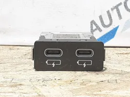 BMW 3 G20 G21 USB-pistokeliitin 8711938